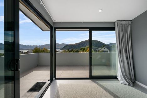 Photo of property in 8b Minaret Ridge, Wanaka, 9305