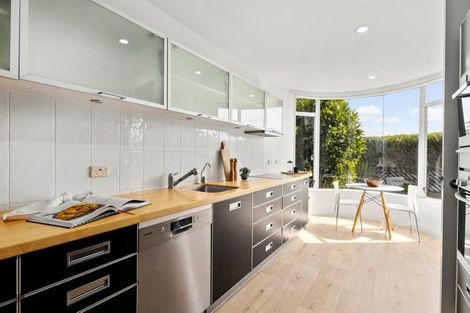 Photo of property in 18-27 Lawson Place, Mount Victoria, Wellington, 6011