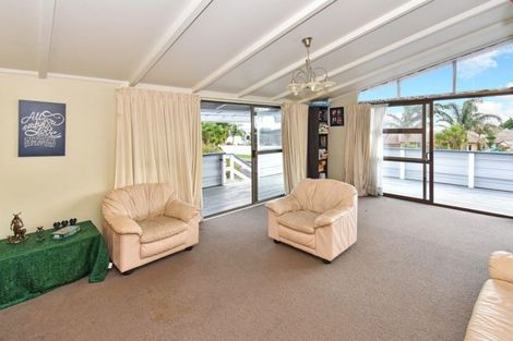 Photo of property in 94 Torkar Road, Clarks Beach, 2122