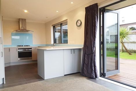 Photo of property in 5 Keven Road, Clarks Beach, Pukekohe, 2679