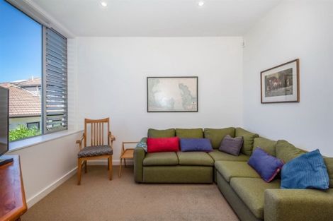 Photo of property in 50 Cliff Road, Torbay, Auckland, 0630