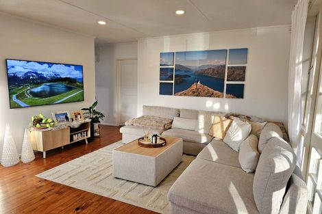 Photo of property in 3/93 Hobsonville Road, West Harbour, Auckland, 0618