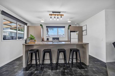 Photo of property in 6a Shaldon Crescent, Blagdon, New Plymouth, 4310