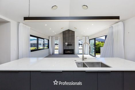 Photo of property in 20 Salisbury Crescent, Wallaceville, Upper Hutt, 5018