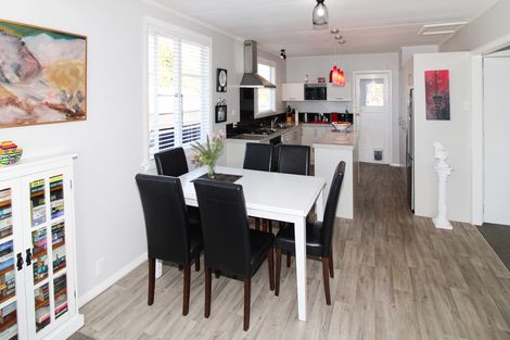 Photo of property in 21 Kent Street, Carterton, 5713