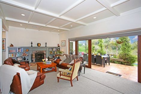 Photo of property in 374 Whitford Park Road, Whitford, Manurewa, 2576