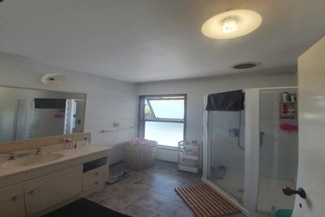 Photo of property in 9 Kirrama Place, Conifer Grove, Takanini, 2112