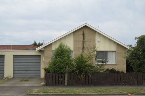 Photo of property in 2/79 Hay Street, Bromley, Christchurch, 8062