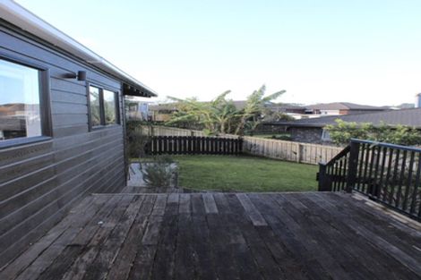 Photo of property in 10 Tokay Place, Huapai, Kumeu, 0810