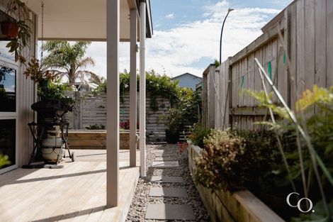 Photo of property in 31 Butterworth Crescent, Papamoa Beach, Papamoa, 3118