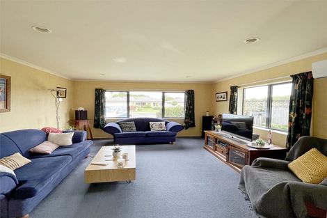 Photo of property in 12 Saxon Woods Drive, Rototuna North, Hamilton, 3210