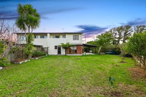 Photo of property in 32 Marinich Drive South, Ranui, Auckland, 0612