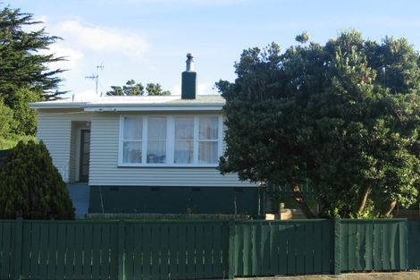 Photo of property in 124 Castor Crescent, Cannons Creek, Porirua, 5024