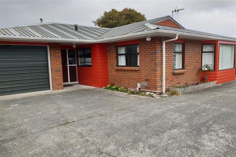 Photo of property in 2/76 Cambridge Terrace, Waterloo, Lower Hutt, 5011