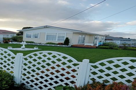 Photo of property in 11 Iredale Road, Hawera, 4610