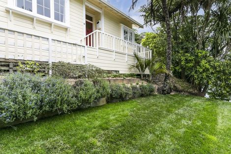 Photo of property in 12 Governor Road, Northland, Wellington, 6012