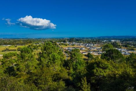 Photo of property in 81 Burns Lane, Kumeu, 0892