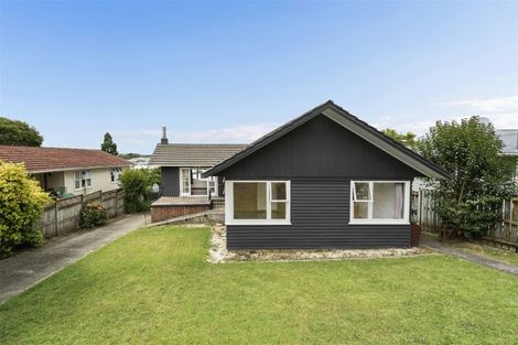 Photo of property in 13 Bruce Road, Glenfield, Auckland, 0629