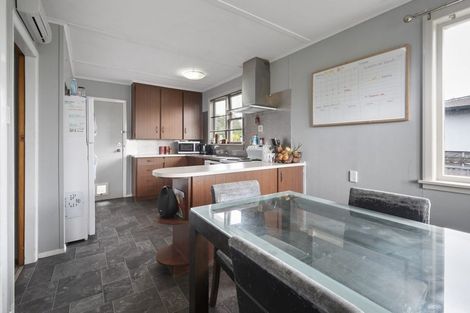 Photo of property in 19 Pembroke Street, Highbury, Palmerston North, 4412