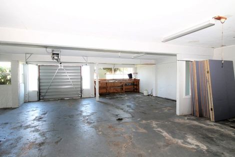 Photo of property in 25 Lynmore Drive, Hillpark, Auckland, 2102