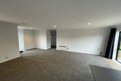 Photo of property in 2/55 Northcote Road, Hillcrest, Auckland, 0627