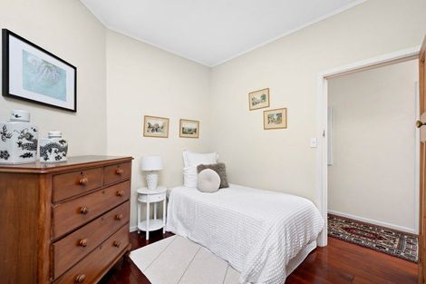 Photo of property in 35 Rimu Road, Kelburn, Wellington, 6012