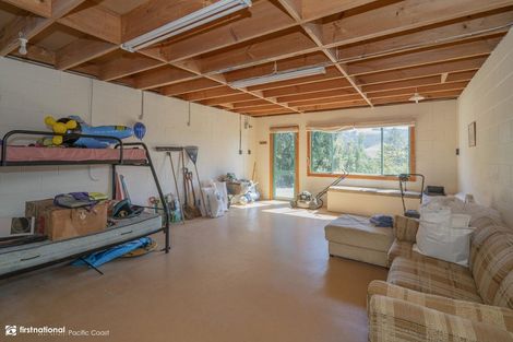 Photo of property in 35 Whiritoa Beach Road, Whiritoa, Whangamata, 3691