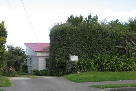 Photo of property in 81 Karaka Street, Castlecliff, Whanganui, 4501