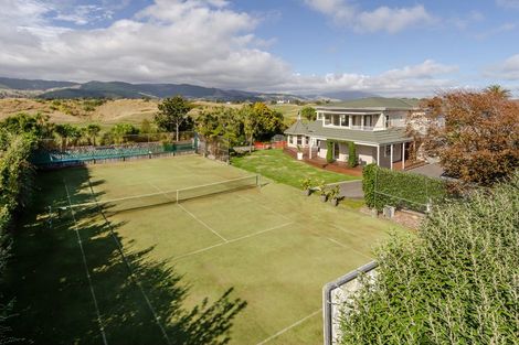 Photo of property in 32 Golf Road, Paraparaumu Beach, Paraparaumu, 5032