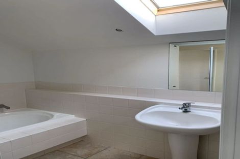 Photo of property in 7 Lissleton Drive, East Tamaki, Auckland, 2013