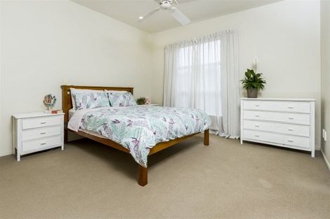 Photo of property in 5/40 Scarlet Oak Drive, Schnapper Rock, Auckland, 0632