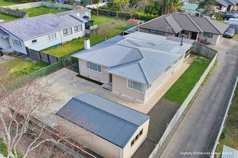 Photo of property in 17 Winchester Street, Levin, 5510