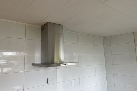 Photo of property in 17 Salamanca Road, Sunnynook, Auckland, 0620