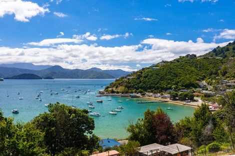 Photo of property in 324-328 Waikawa Road, Waikawa, Picton, 7220