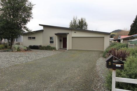 Photo of property in 5 Meadow Street, Lumsden, 9730