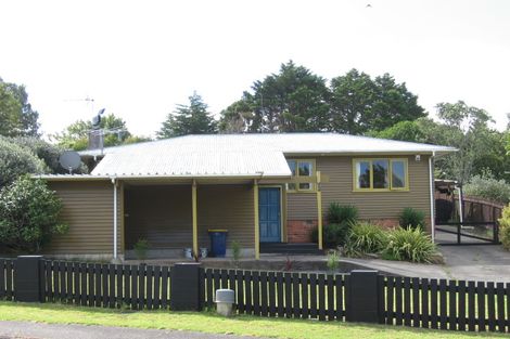 Photo of property in 26 Japonica Drive, Beach Haven, Auckland, 0626
