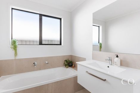 Photo of property in 22 Pioneer Crescent, Omokoroa, 3114