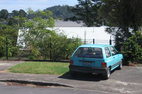 Photo of property in 11 Standish Place, Bayview, Auckland, 0629