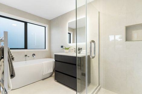 Photo of property in 28a Oliver Twist Avenue, Mellons Bay, Auckland, 2014