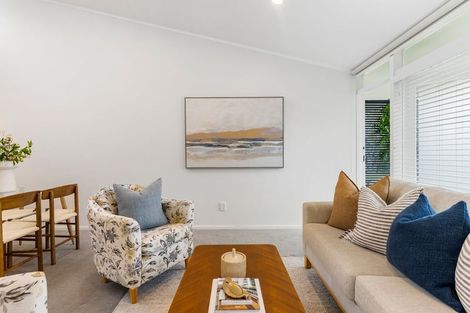 Photo of property in 3/6 North Avenue, Narrow Neck, Auckland, 0624