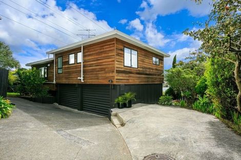 Photo of property in 2/17 Mirovale Place, Totara Vale, Auckland, 0629