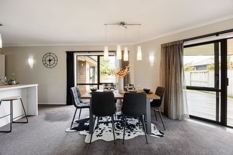 Photo of property in 33 Aquila Crescent, Rototuna North, Hamilton, 3210