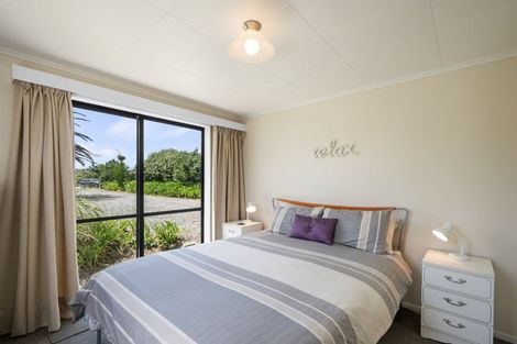 Photo of property in 5 Norna Grove, Waikawa Beach, Manakau, 5573