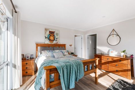 Photo of property in 2 Mckenna Lane, Omokoroa, 3114