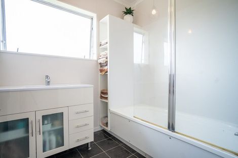 Photo of property in 10 Ashton Place, Highbury, Palmerston North, 4412