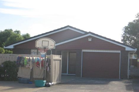 Photo of property in 17a Norton Park Avenue, Fairfield, Lower Hutt, 5011