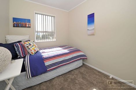 Photo of property in 2/2 Thorn Place, Papatoetoe, Auckland, 2025