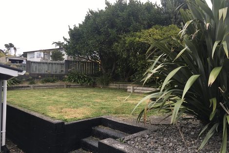 Photo of property in 2 Te Ngaere Place, Merrilands, New Plymouth, 4312