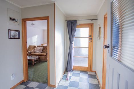 Photo of property in 16 Great North Road, Winton, 9720