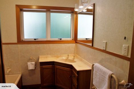 Photo of property in 70 Glen Road, The Glen, Dunedin, 9011